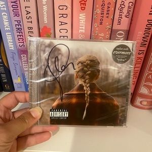 Taylor Swift SIGNED evermore CD